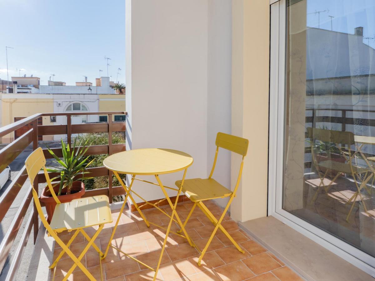 Salento 4 Stars - Blue & Yellow Squinzano Exterior foto